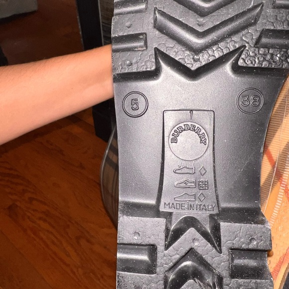 Authentic Burberry Rain Boots size 38 Euro (7.5 US) worn a few times. - Picture 4 of 5